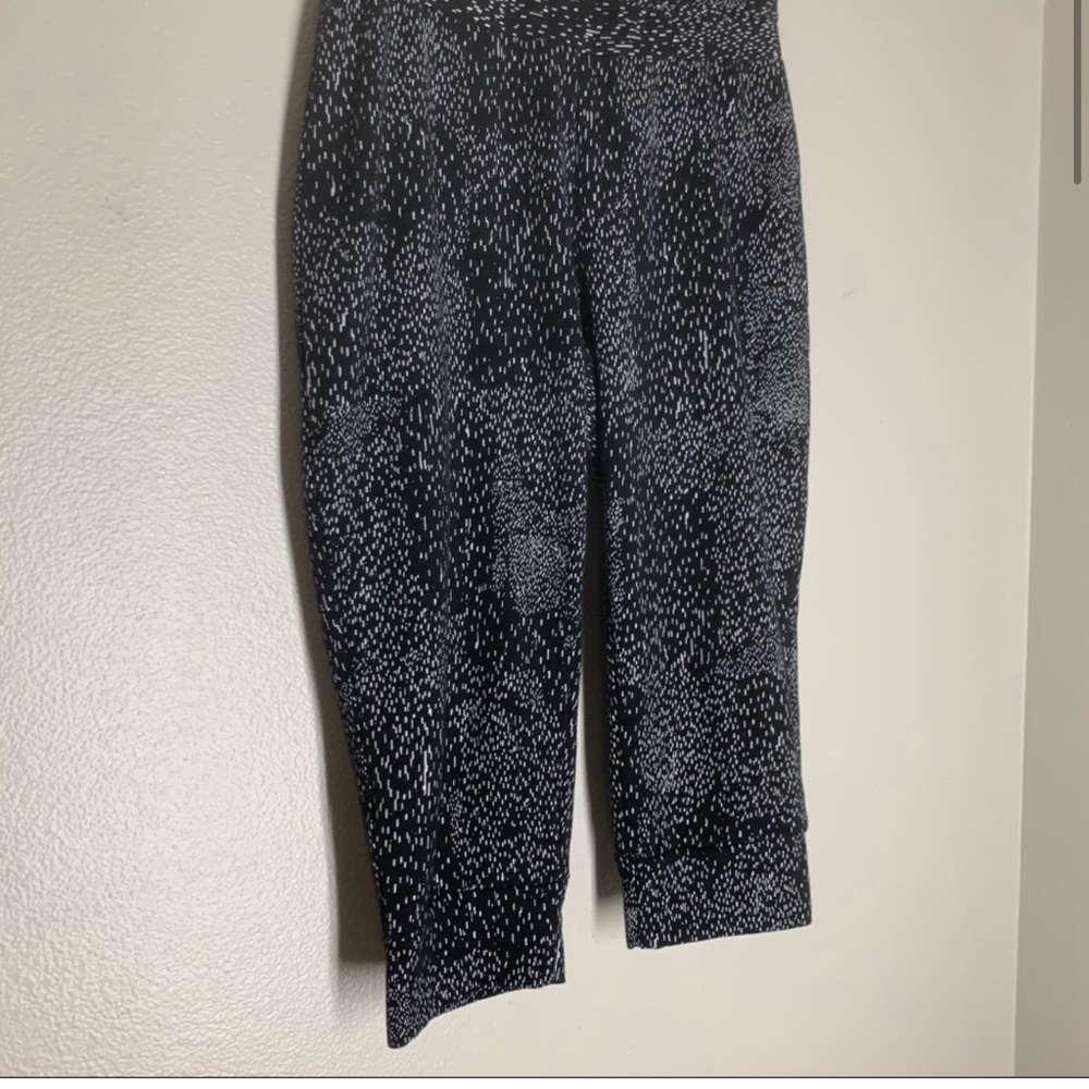 Fabletics Hamilton Capri Foldover Sweatpants Blac… - image 3
